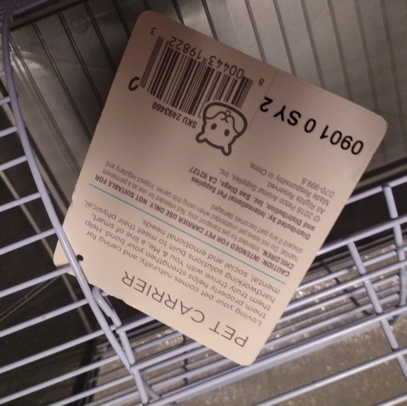 Small plastic PET CARRIER  by You & Me Temporary Habitat for Safe Travel NWT - Picture 6 of 6